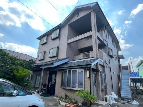 川口市　築20年、初めての改修！全体を細かく点検・補修し塗装を(‘◇’)ゞ屋根はカバー工法です！